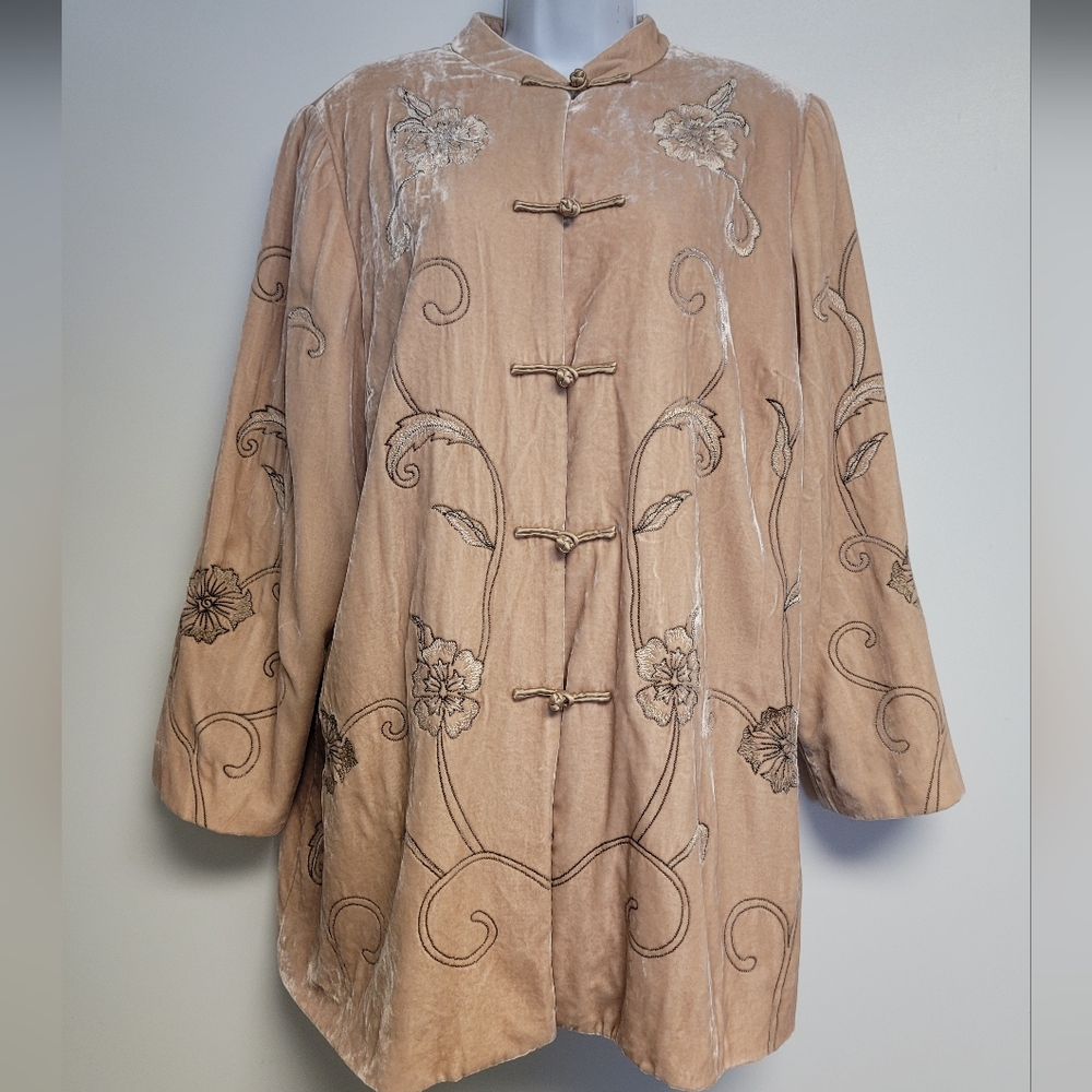 Vintage Orential Inspired Embroidered Velvet Folral Beige Jacket  – Size Large